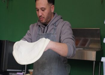 Çanakkale’nin yöresel lezzetleriyle hazırlanan pizza Avrupa’da altın madalya peşinde