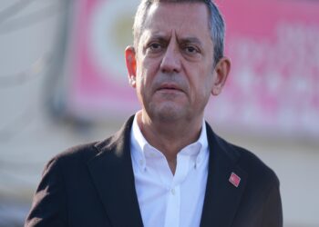 CHP Genel Başkanı Özel, cezaevindeki Mine Özerden ve Çiğdem Mater’i ziyaret etti: