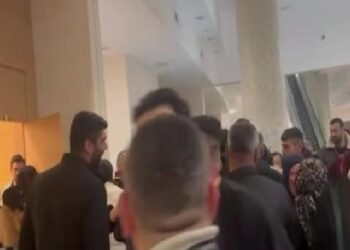 Eski milli futbolcu Serhat Akın’a silahlı saldırıya ilişkin sanıkların yargılanmasına başlandı haberi