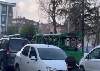 Eyüpsultan’da öldürülen aynı aileden 4 kişinin cenazeleri defnedildi haberi