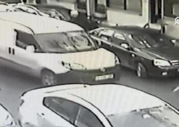 Güngören’de aracıyla sahte içki satan zanlı yakalandı