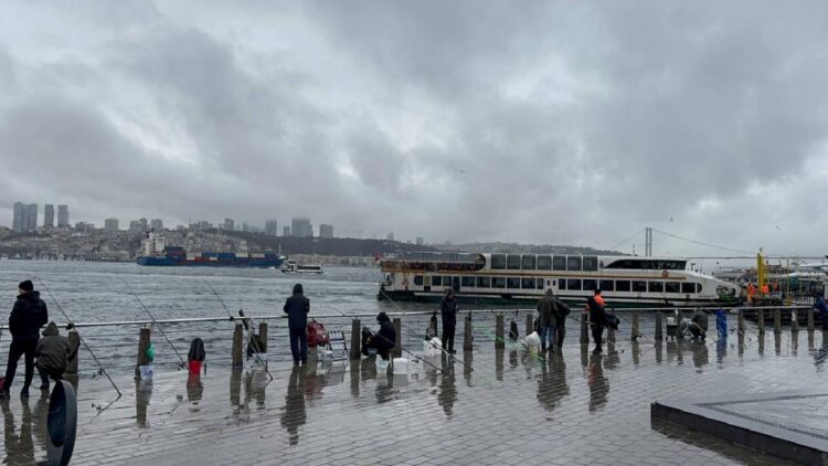 İstanbul’da sağanak aralıklarla tesirli oluyor