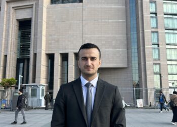 İsveç’te yaşayan kebap ustası çalınan kimlik bilgileri nedeniyle adliyelik oldu haberi