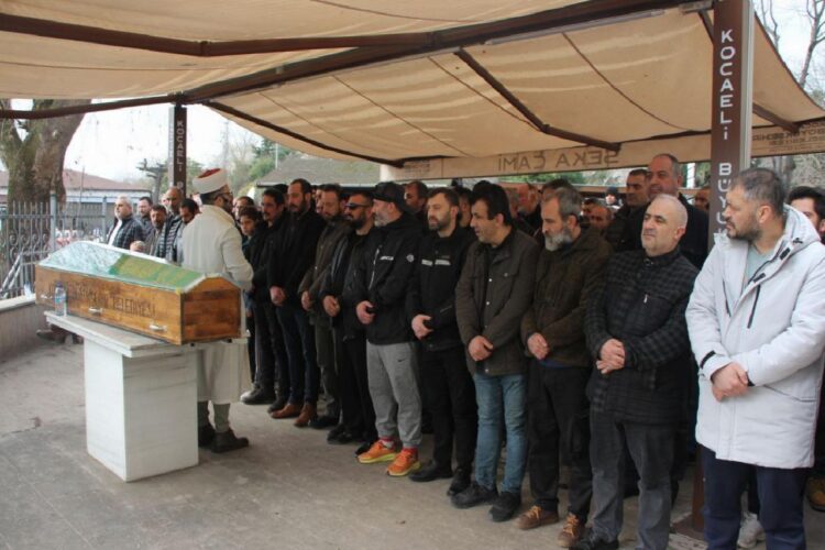 Kocaeli’de taksicinin bıçakla öldürülmesine ilişkin yakalanan zanlı tutuklandı haberi