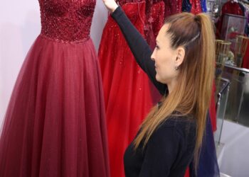 Kuveyt ve Katarlı gelinleri Bursalı kadınlar giydirecek haberi