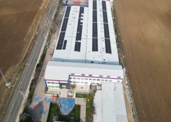 Tekirdağ’da bir okul elektriğini güneşten sağlıyor haberi