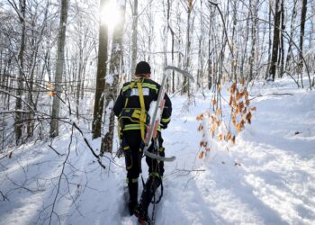 Trakya’da “enerji timleri” kesintisiz enerji için karlı yolları aşıyor