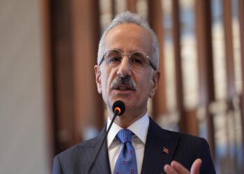 Ulaştırma ve Altyapı Bakanı Uraloğlu, “Ulaşımda Kadınlar Ağı Konferansı”nda konuştu: haberi