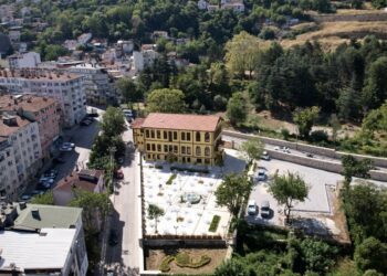 Yazar Alev Alatlı’nın adı Bursa’daki tarihi binada yaşatılıyor