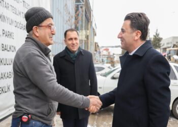 Bilecik Valisi Aygöl, 6 Şubat depremlerinden sonra kente yerleşen Hataylı depremzedeyi ziyaret etti haberi