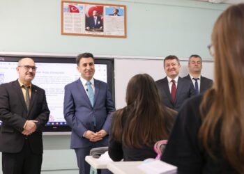 Bilecik Valisi Aygöl, lise öğrencileriyle bir araya geldi haberi