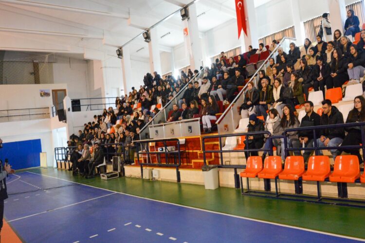 Bilecik’te üniversite öğrencilerine “Bağımlı olma, geleceğe umut ol” eğitimi haberi