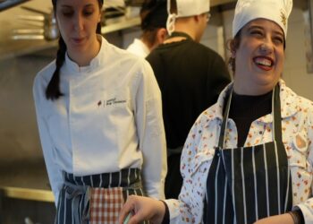 Bilgi Üniversitesi, görme engellilere yönelik mutfak atölyesi düzenledi haberi