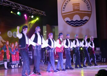 Edirne’deki Uluslararası Balkan Halk Oyunları Festivali “Gala Gecesi” gösterileriyle sona erdi haberi