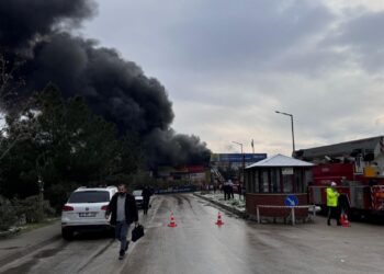 GÜNCELLEME 2 – Bursa’da madeni yağ dükkanında çıkan yangın söndürüldü haberi