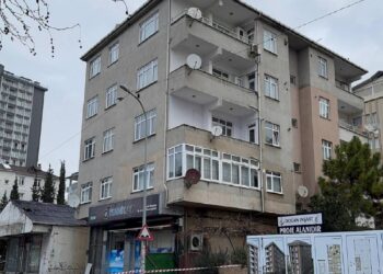 GÜNCELLEME – Tuzla’da duvarlarında çatlaklar oluşan 4 katlı bina tahliye edildi haberi