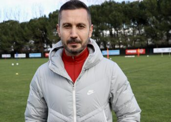 İlker Püren’le düşme hattından kurtulan Sakaryaspor, play-off hesapları yapıyor haberi