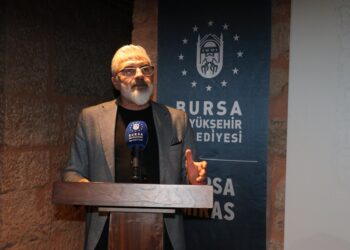 İngiliz ressam Walker’ın kitabındaki çizimler yapay zekayla Bursa’da canlandırıldı haberi