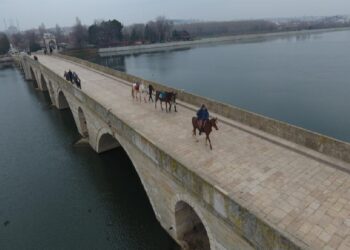 İspanya’dan at sırtında yola çıkan 3 hacı adayı, yolculuğun Türkiye ayağına Edirne’den başlayacak haberi