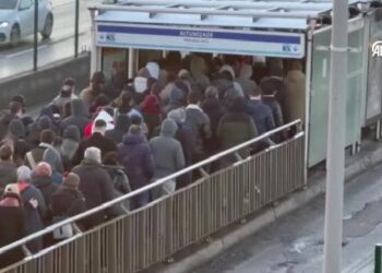 İstanbul’da haftanın ilk iş gününde trafik yoğunluğu yaşanıyor haberi