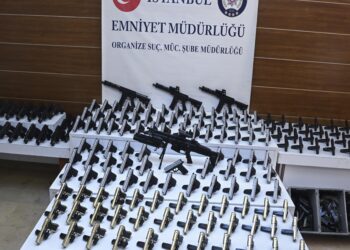 İstanbul’da kaçak silah operasyonlarında 3 zanlı tutuklandı haberi