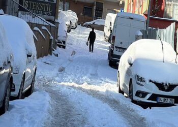 İstanbul’da kar yağışı aralıklarla etkili oluyor haberi