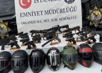 İstanbul’daki suç örgütlerine yönelik operasyonlarda 54 şüpheli tutuklandı haberi