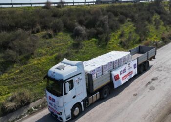 İyilik Yolu İnsani Yardım Derneği, AFAD gemisiyle Somali’ye gıda yardımı yapıyor haberi