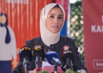 KADEM Mütevelli Heyeti Başkanı Bayraktar, Kahramanmaraş’ta Kadın Destek Merkezi’ni ziyaret etti: haberi