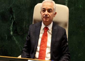 Kırklareli Valisi Turan CİMER değerlendirmesinde Türkiye birincisi olan personele teşekkür etti haberi