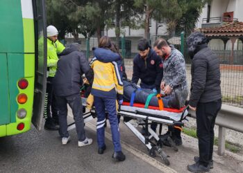 Kocaeli’de sürücüsü direksiyon başında fenalaşan otobüsü durduran yolcu Macak, yaşadıklarını anlattı: haberi