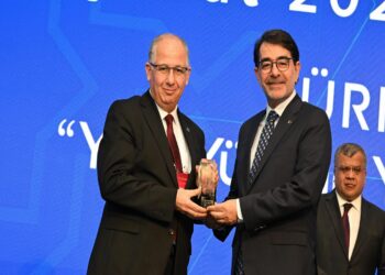 Marmara Kariyer Fuarı, “en etkin bölgesel kariyer fuarı” ödülüne layık görüldü haberi