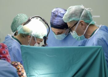 Medipol Sağlık Grubu, trafik kazasında yüzünde tahribat oluşan hastayı tedavi ediyor haberi