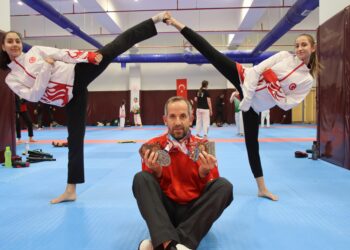 Milli takıma seçilen Kırklarelili genç tekvandocuların hayali olimpiyatlar haberi