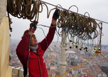Selimiye Camisi’nin minareleri mahyayla süslenmeye başlandı haberi