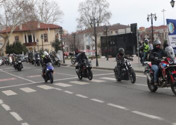 Tekirdağ’da motosikletliler motorcu dostu bariyerlerin artırılmasını talep etti haberi