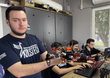 TEKNOFEST birincisi üniversite öğrencileri kamikaze dron tehdidine karşı sistem geliştirdi haberi