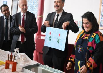 Trakya Üniversitesinde karma sanat sergisi açıldı haberi