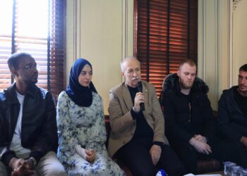 TÜ Rektörü Prof. Dr. Hatipler uluslararası öğrencilerle bir araya geldi haberi