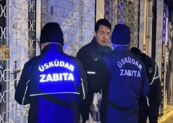 Üsküdar’da istinat duvarı yan yattı, iki bina boşaltıldı haberi