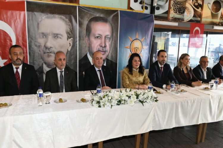 AK Parti Çanakkale Milletvekili Gider, partisinin bayramlaşma törenine katıldı haberi