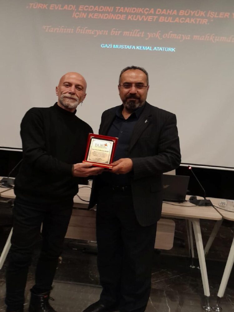 Bursa Bölgesel Turist Rehberleri Odası üyelerine seminer verildi haberi