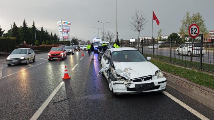 Bursa’da zincirleme kazada 4 kişi yaralandı haberi