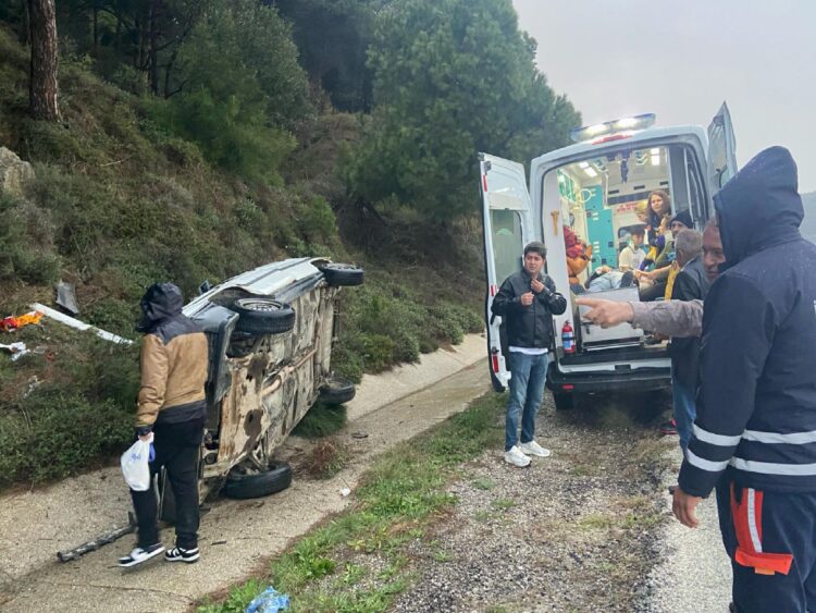 Çanakkale’de devrilen otomobildeki 6 kişi yaralandı haberi