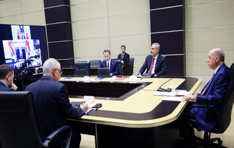 Cumhurbaşkanı Erdoğan, Çevrimiçi Liderler Toplantısı’na katıldı haberi