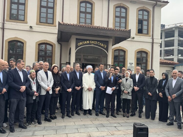 Cumhurbaşkanı Erdoğan ve ailesine yönelik hakaretlere Sakarya’da tepki gösterildi haberi