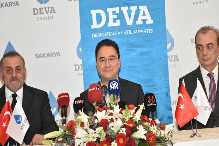DEVA Partisi Genel Başkanı Babacan, Sakarya’da basın mensuplarıyla buluştu haberi