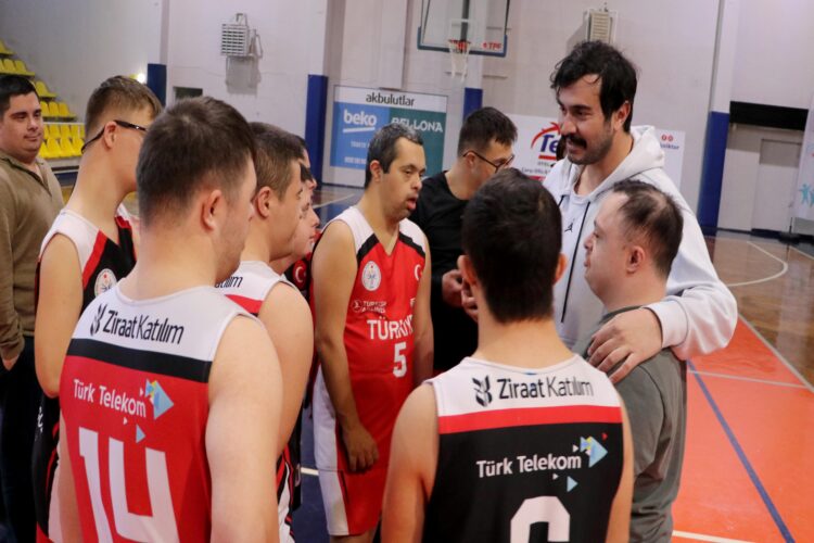 Down Sendromlu Milli Basketbol Takımı, Tekirdağ’da farkındalık maçı yaptı haberi