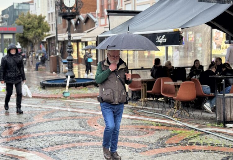 Edirne’de gök gürültülü sağanak etkili oldu haberi