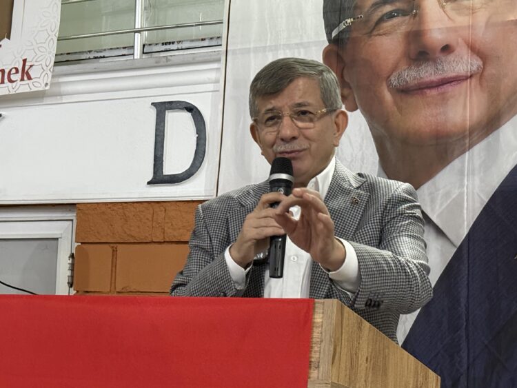 Gelecek Partisi Genel Başkanı Davutoğlu, Tekirdağ’da iftara katıldı haberi